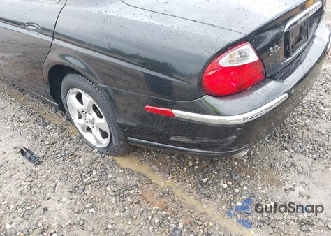 2001 Jaguar S-Type 3.0L V6 z USA, uszkodzony, nr VIN SAJDA01N11FL94410